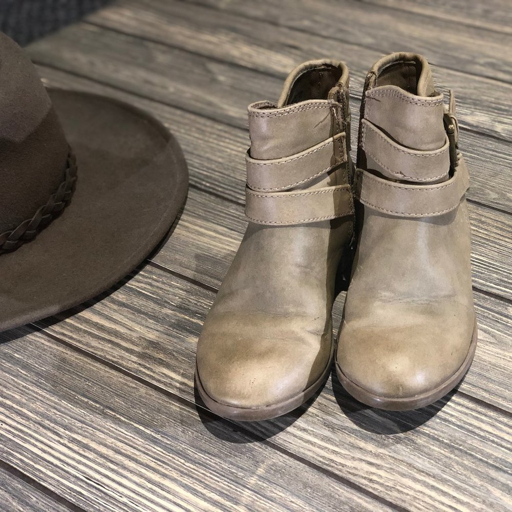 SO Brand Taupe Ankle Boots - Little Kids Size 12